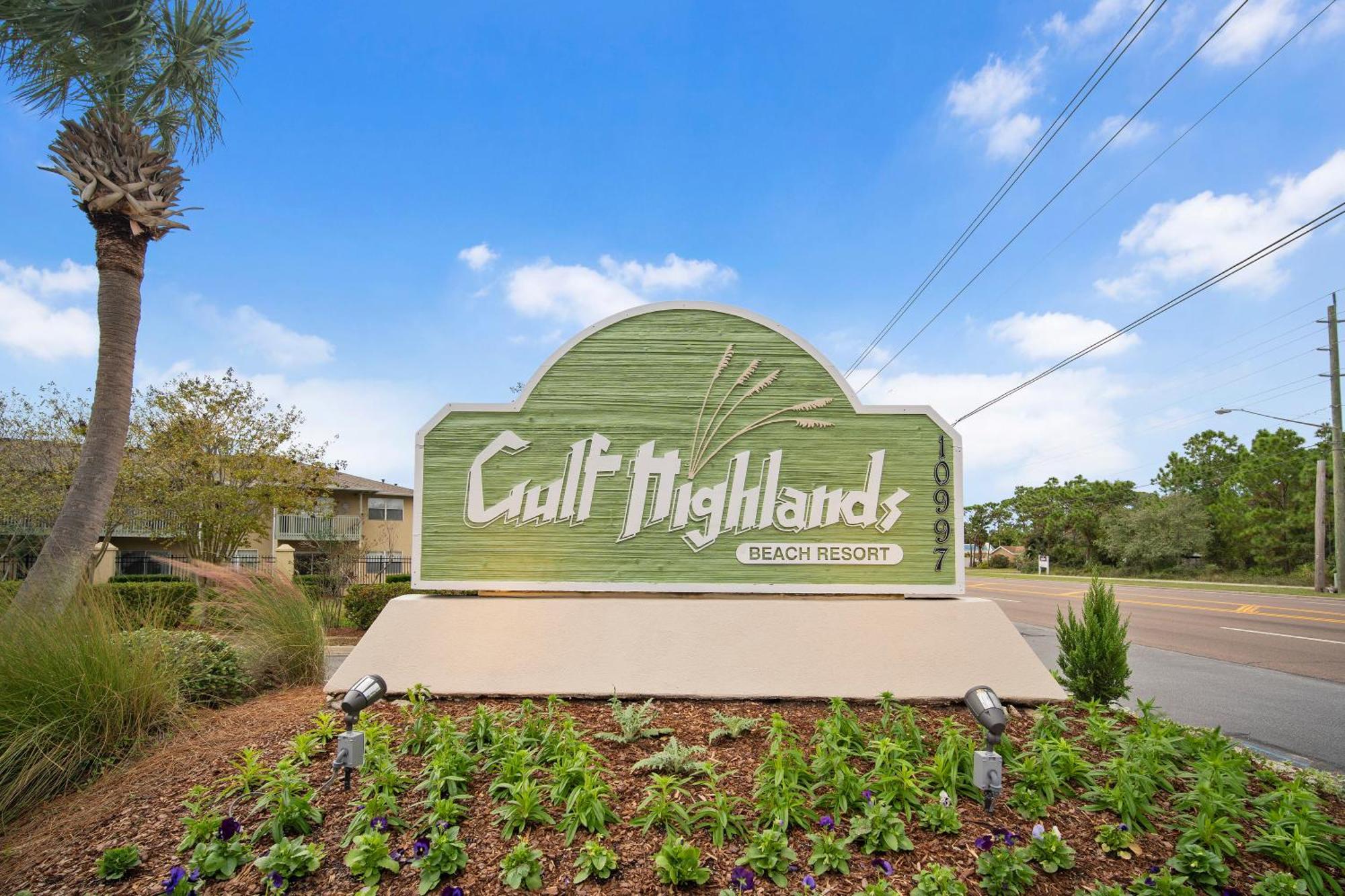 Gulf Highlands 146 By Book That